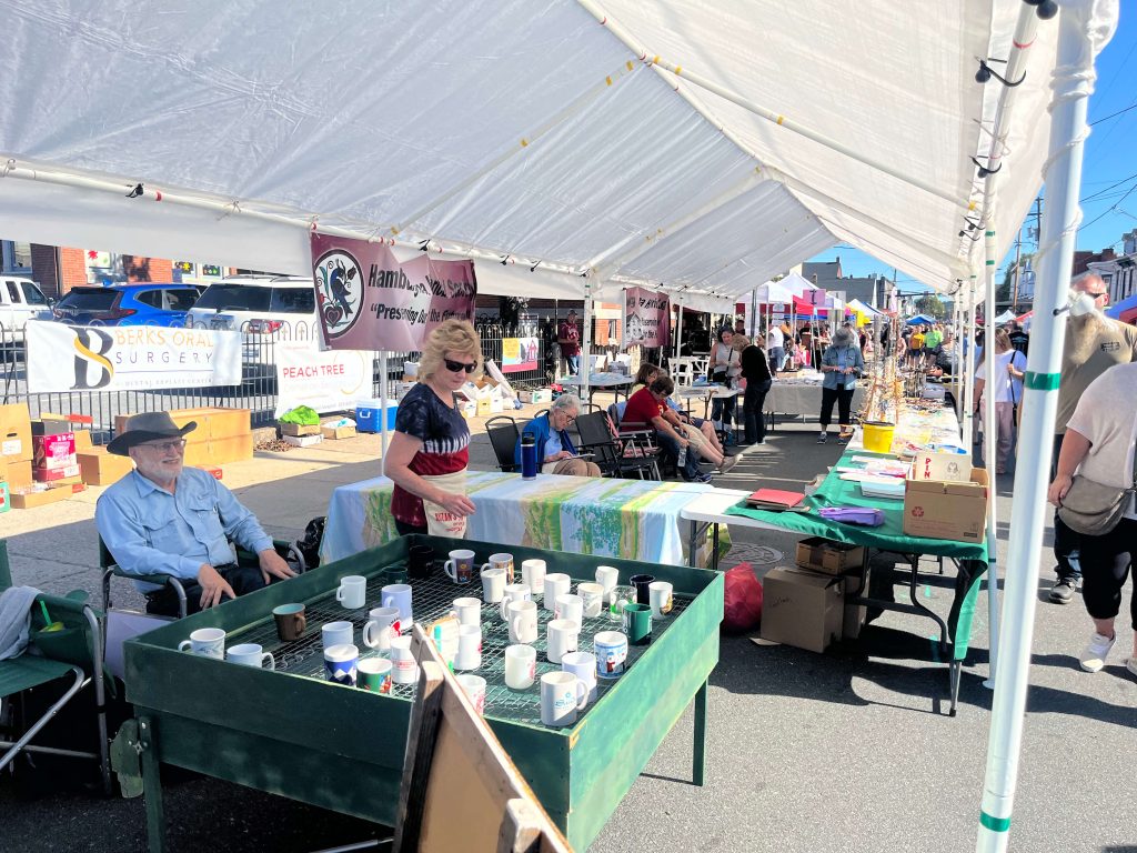 dime toss at the hamburger fest
